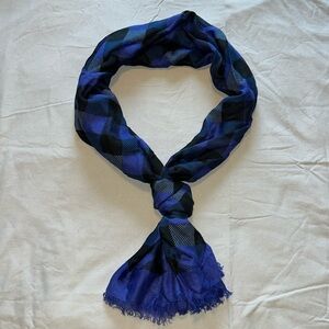 Vera Bradley Scarf in blue Buffalo Plaid